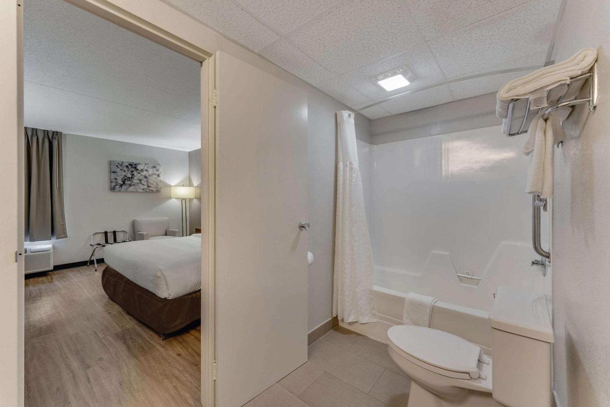 Quality Inn Easton Bagian luar foto