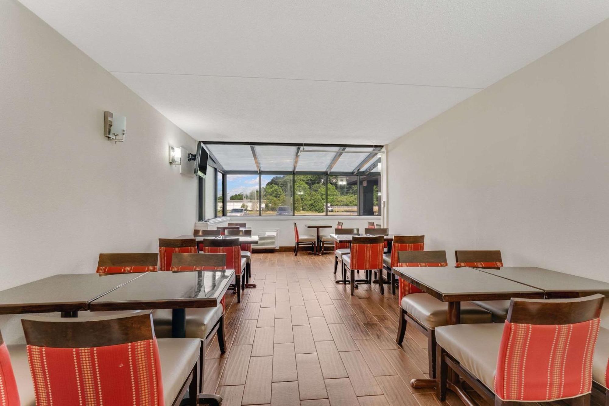 Quality Inn Easton Bagian luar foto